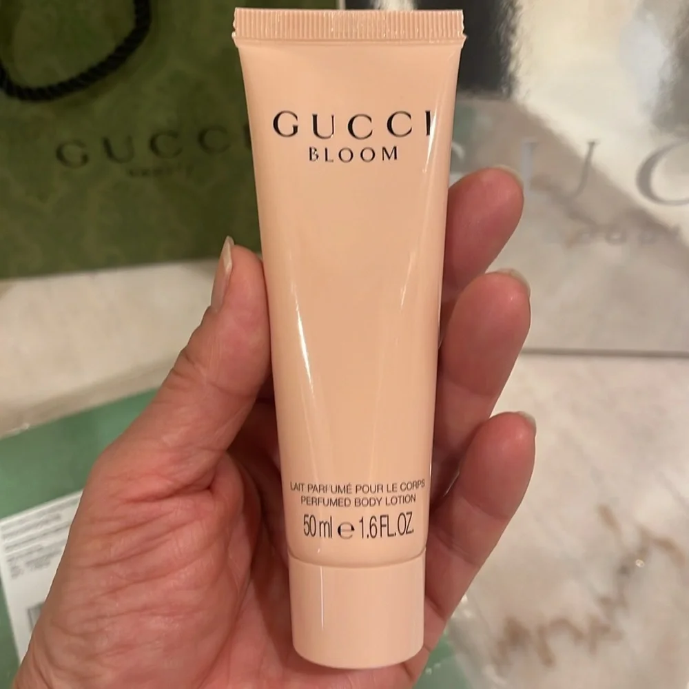 Gucci cosmetics bag